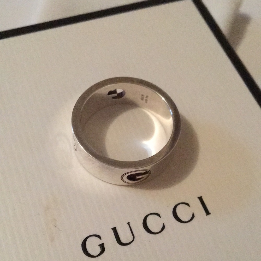 Gucci Monogram Sterling Silver Cut out Ring size 8.5 NIB - Picture 1 of 5